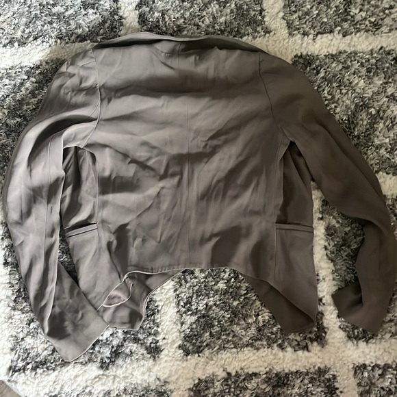 Babaton Aritzia Green Blazer - Picture 6 of 9